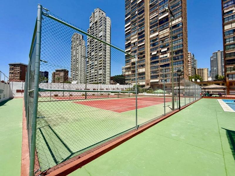 Foto 8c606e92-4609-4994-9bb0-4bb88adfbde5. Apartamento chollo!! edificio gemelos 2 dorm. originales, esquina, amplio, gran terraza parking com. vistas y cerca playa levante y centro en Benidorm
