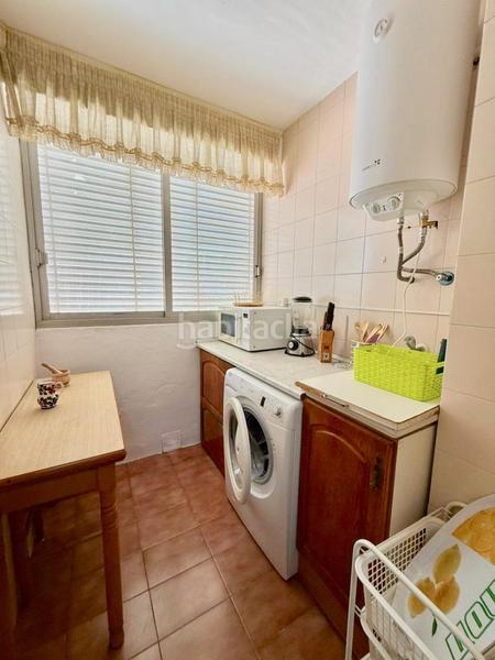 Foto e9fae03a-e8dd-48d5-b39b-cb9930ac6ee4. Apartamento chollo!! edificio gemelos 2 dorm. originales, esquina, amplio, gran terraza parking com. vistas y cerca playa levante y centro en Benidorm