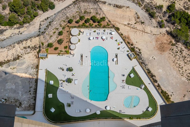 Foto 88ae2dd1-52a6-49a1-bdeb-f10fe48c0ce8. Àtic amb aparcament piscina a Playa Poniente Benidorm