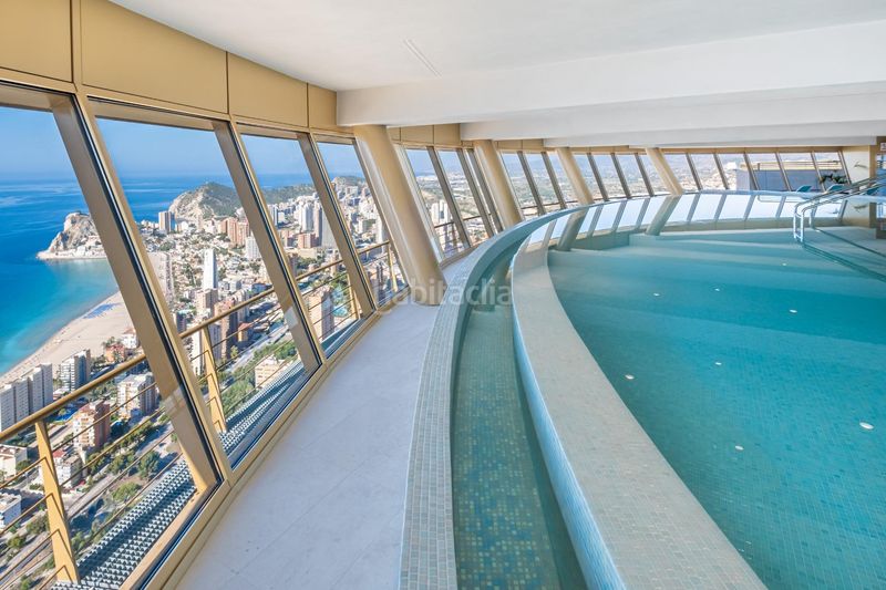 Foto b55ba2ef-6e1d-4e69-ab26-8b775a08e529. Àtic amb aparcament piscina a Playa Poniente Benidorm