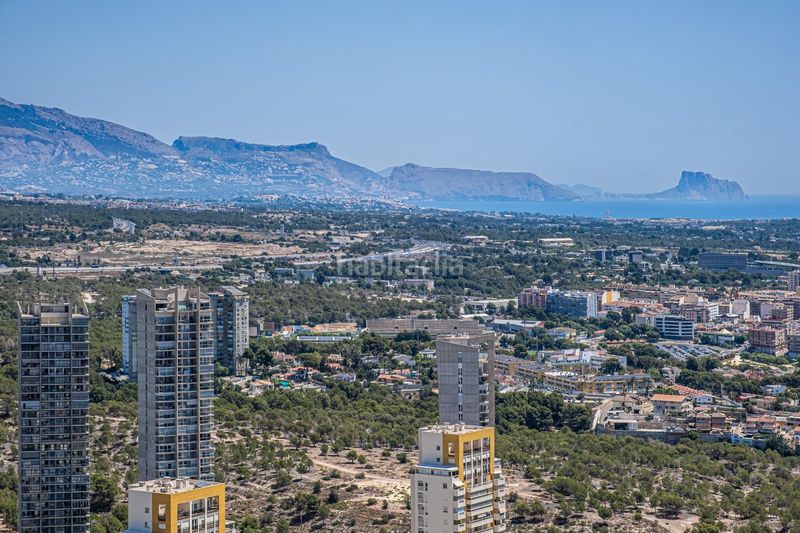 Foto bce60b6b-6148-4ce6-a654-8420838bfc70. Àtic amb aparcament piscina a Playa Poniente Benidorm