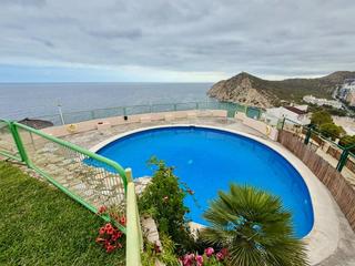 Apartment en Playa Poniente. Apartamento con terraza en la cala de benidorm  a 400 metros de