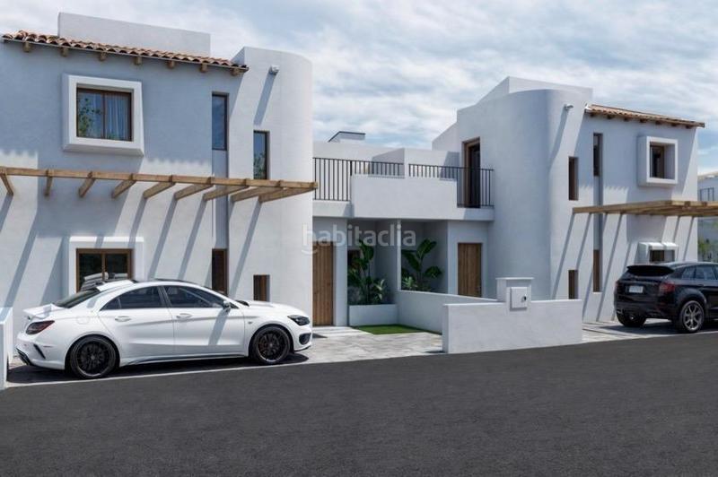 Foto 93cdd6b4-3fd7-4b88-872a-72b2d021ae2e. Casa adossada amb aparcament piscina a Relleu