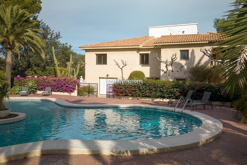 Foto e0d38bdf-f4d4-472c-b33a-eda7563ba104. Chalet en Pueblo-Ubanizaciones Alfàs del Pi (l´)