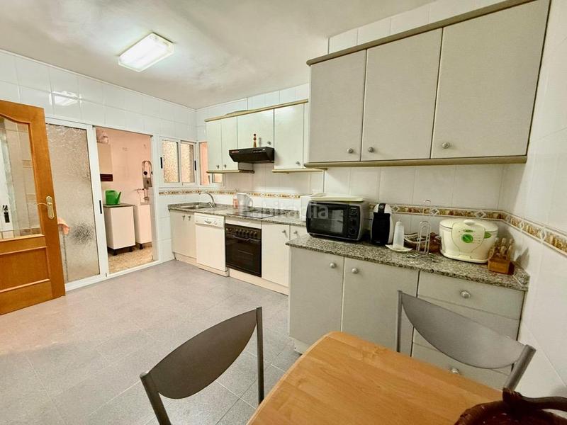 Foto c43e5e23-aba0-4fa1-b257-c24e9b856ae0. Apartamento amplio apartamento de 4 dormitorios en el centro , a solo 150 metros del mar en Benidorm