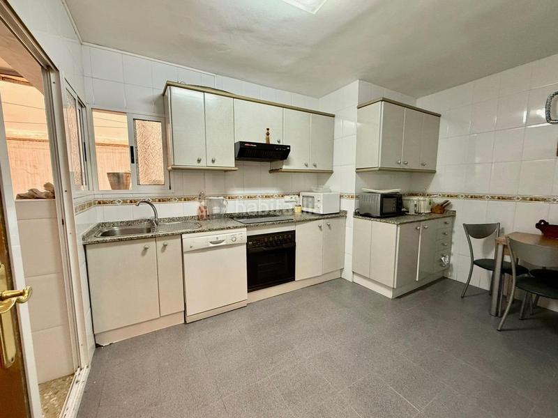 Foto de3d0f35-f732-4df4-9c19-2204bc74644f. Apartamento amplio apartamento de 4 dormitorios en el centro , a solo 150 metros del mar en Benidorm