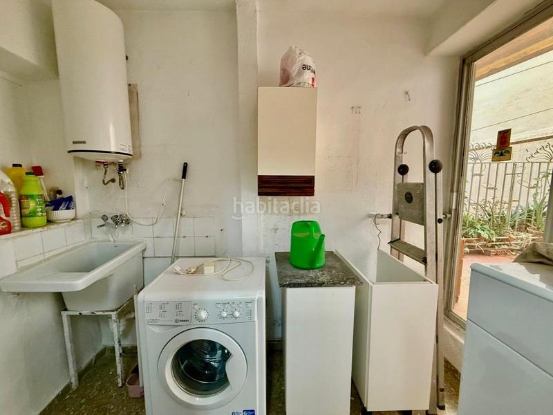 Foto f7787c4e-7178-4cde-b455-160ee9a8fd67. Apartamento amplio apartamento de 4 dormitorios en el centro , a solo 150 metros del mar en Benidorm