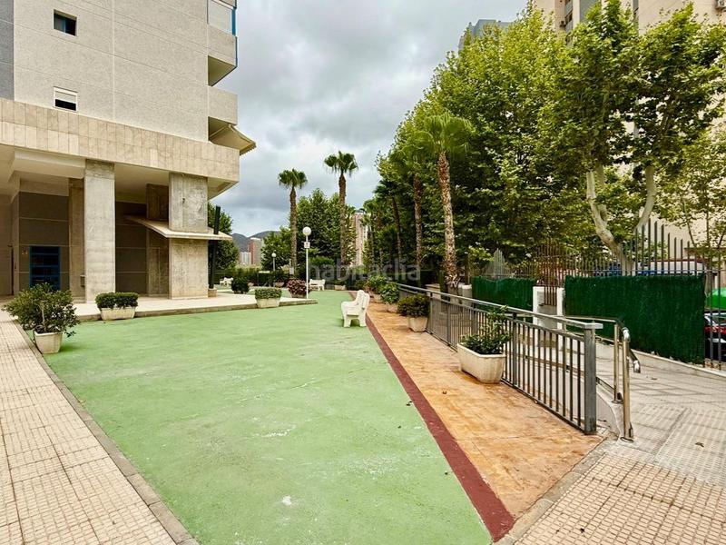 Foto 3eefbe37-74b0-4fac-b1d5-9e11674efbda. Apartamento gran apartamento de esquina, todo exterior, con parking privado y muy cerca de la playa de levante en Benidorm