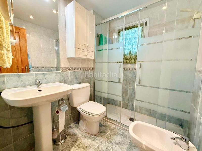 Foto c4bdb339-109d-4a03-ad3e-d8bfb72c90d9. Apartamento gran apartamento de esquina, todo exterior, con parking privado y muy cerca de la playa de levante en Benidorm
