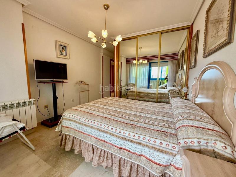 Foto d41e7fce-291d-4e5d-b45e-0c02c2b34bd9. Apartamento gran apartamento de esquina, todo exterior, con parking privado y muy cerca de la playa de levante en Benidorm