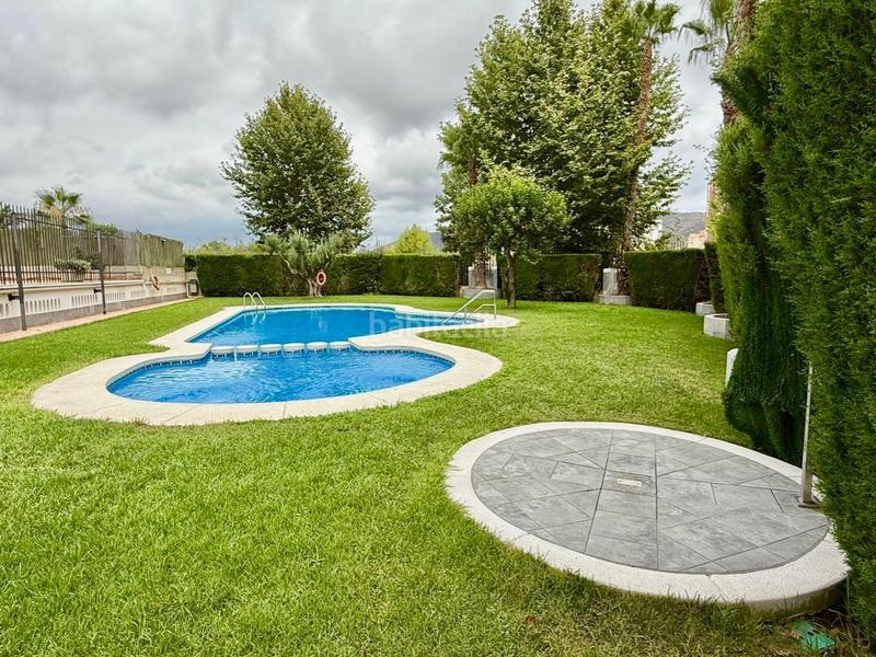 Foto db2a4f6a-bfc7-432e-9f32-22ab22dbb090. Apartamento gran apartamento de esquina, todo exterior, con parking privado y muy cerca de la playa de levante en Benidorm