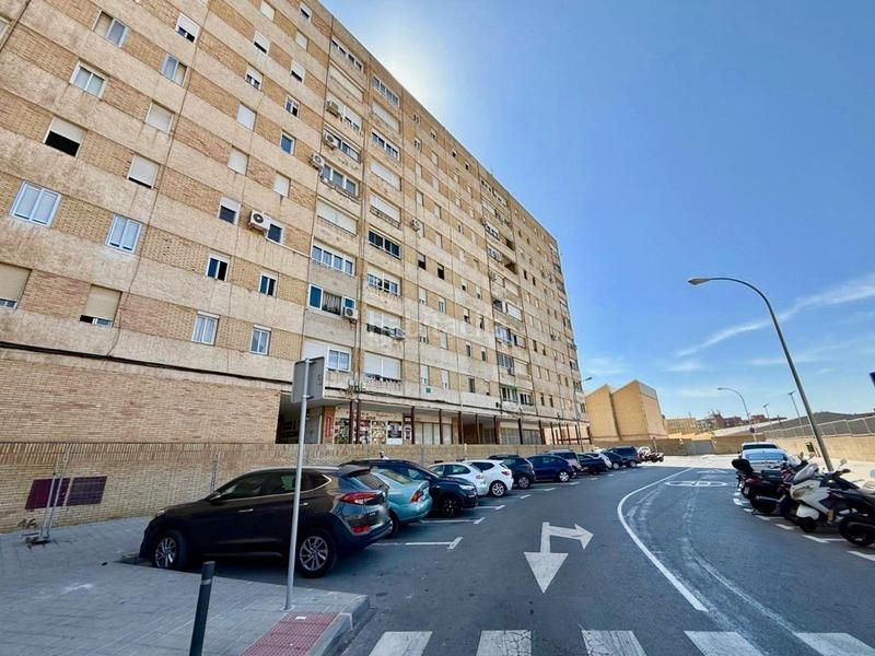 Foto c72efabe-b159-451a-a87e-d103f030b26d. Apartament amb aparcament a Juan XXIII Alicante