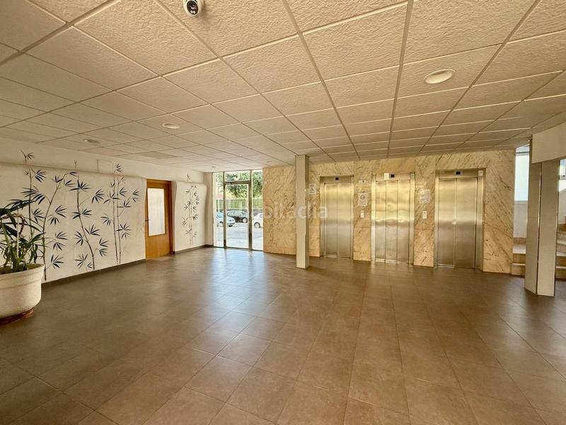 Foto 5b17b497-d8ab-4fec-be68-6d5d66ecf26e. Estudio exclusiva estudio reformado, con piscina, parking y vistas zona juzgados en Benidorm