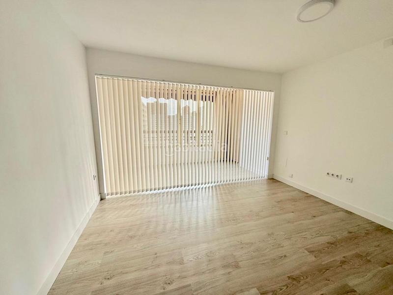 Foto d57de484-934e-44dc-a6ef-e25722cb3407. Estudi amb aparcament piscina a Rincón Bajo Benidorm