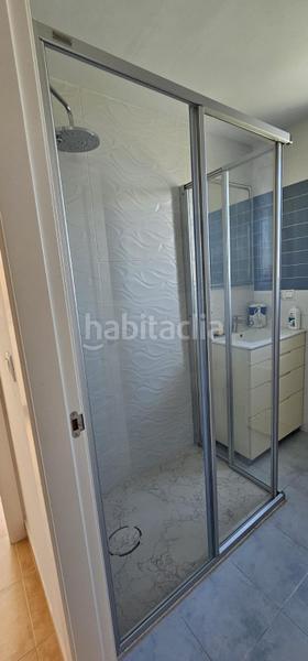 Foto d62c88bc-4c69-4277-bdd4-bb66b80b408a. Apartament amb aparcament piscina a Via Parque Benidorm