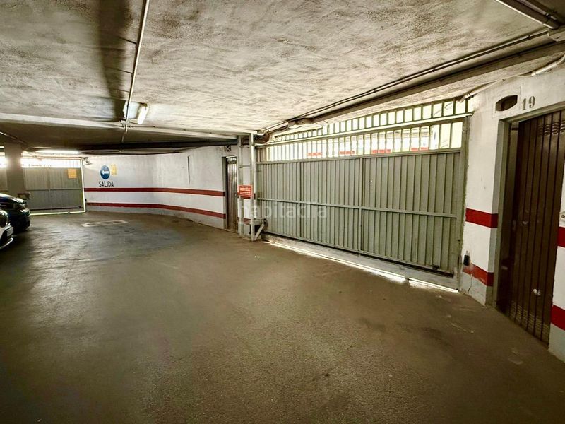 Foto f5bdecbb-ff4c-42f6-b7c0-f183e2c9b571. Aparcament cotxe a Levante Alto Benidorm