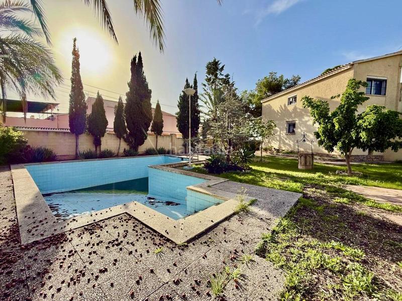 Foto 21270a96-54b4-4a3b-91c7-cc5c5cebfff9. Chalet avec parking piscine dans Foietes Benidorm