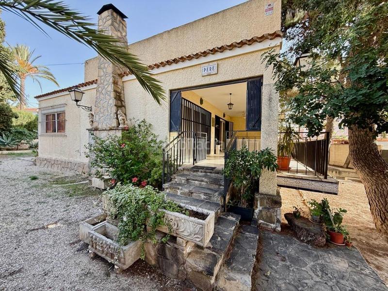 Foto 38dd2203-68dc-4473-8211-47ab1bb47f62. Chalet avec parking piscine dans Foietes Benidorm