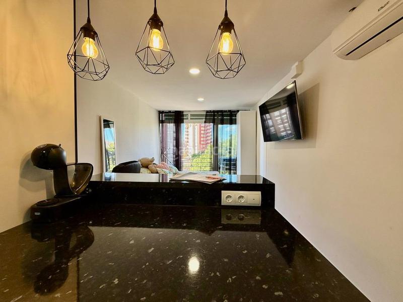 Foto adb352b8-fe6c-48d8-98b1-da0f425f080e. Estudi amb aparcament piscina a Juzgados - Plaza de Toros Benidorm