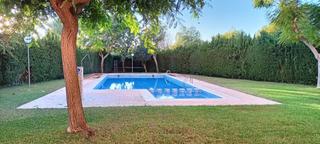 Appartement à Playa Poniente. Oportunidad  piso amplio de 3 habitaciones y 2 baños en urbaniza