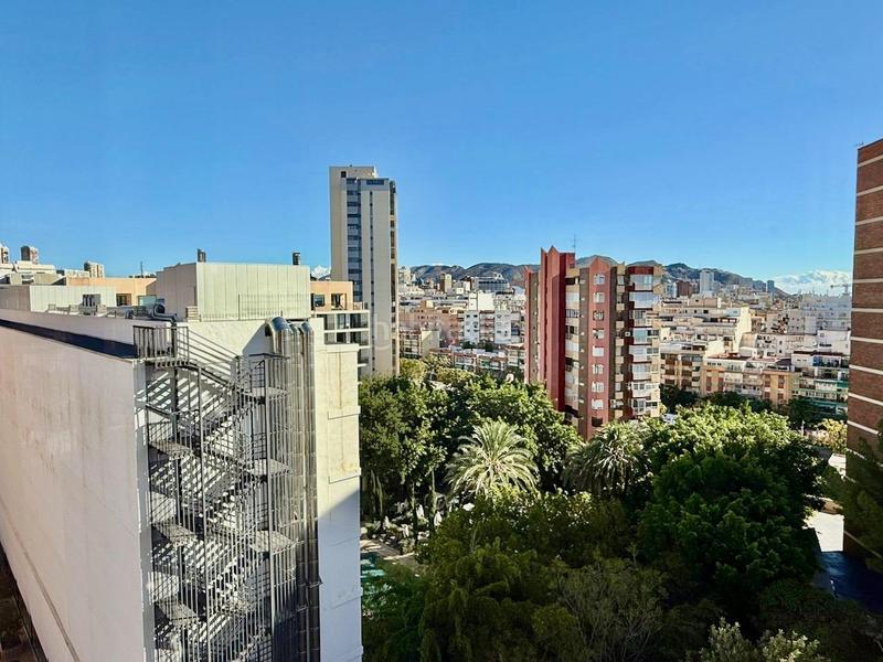 Foto 8f5b0db3-8628-4e80-ab43-97e596416f45. Appartement mit parking pool in Playa Poniente Benidorm