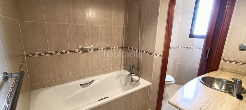 Foto 2f09fdf1-2a55-46eb-bf23-eef6c89fe408. Apartament amb aparcament piscina a Juzgados - Plaza de Toros Benidorm