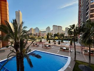 Apartament  Calle actor luis prendes. Exclusiva  amplio piso con bonita terraza en excelente zona  cer
