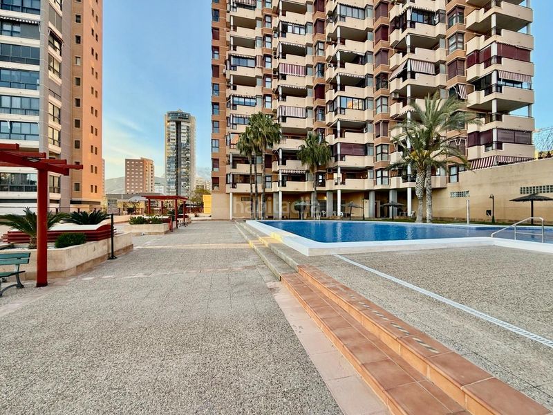 Foto 3ebb4440-a34a-4bf8-804e-8e26ae6f9c28. Apartament amb calefacció aparcament piscina a Playa Poniente Benidorm