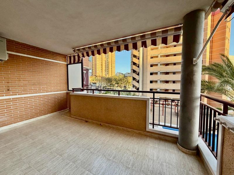 Foto 7b96484e-ff0e-48e8-95bc-ede75da7ab33. Apartament amb calefacció aparcament piscina a Playa Poniente Benidorm