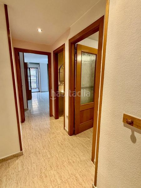 Foto ebb84cc8-2a70-4f14-b653-26f79e872675. Apartament amb piscina a Playa Poniente Benidorm