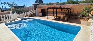 Chalet à San Rafael - Nucia Park. Gran chalet independiente de 3 plantas con dos viviendas y pisci