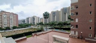 Pis  Calle gregal. Gran oportunidad! piso amueblado con parking propio  y piscina c