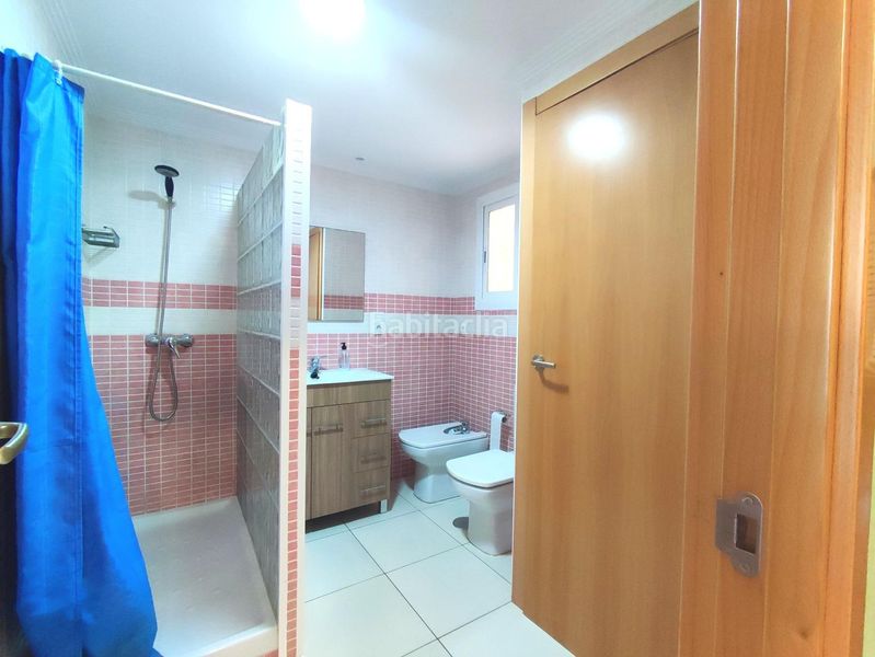 Foto 4a745915-d29a-4038-b25a-2e5f24ecdc43. Apartament amb aparcament a Playa Levante Benidorm