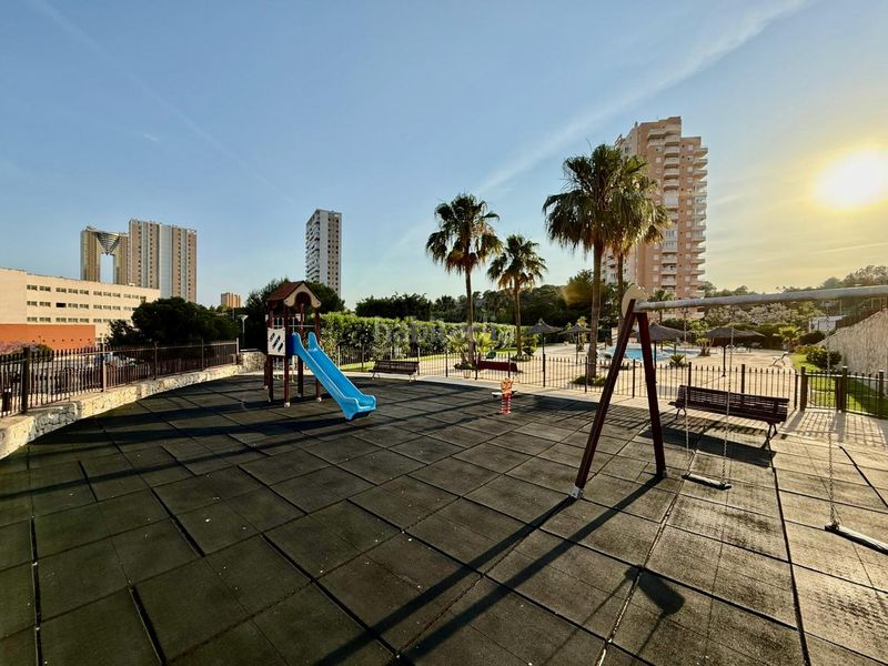 Foto 910c6fde-1461-4050-abd3-e6336eac0012. Apartament amb aparcament piscina a Via Parque Benidorm