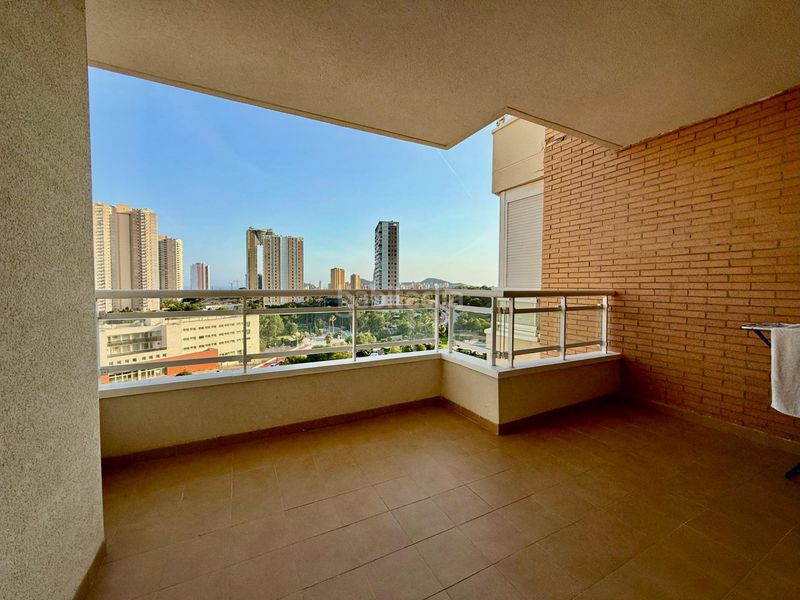 Foto 9aae8f3b-2ca8-4ef0-9872-79992756ea16. Apartament amb aparcament piscina a Via Parque Benidorm