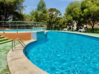 Apartament a Rincón Alto. Apartamento de 3 dormitorios con piscina, parking y vistas despe