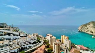 Àtic a Cala Finestrat. Exclusivo ático con vistas panorámicas al mar en la cala de beni