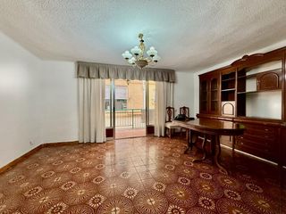 Apartamento en Centro Urbano. En exclusiva! amplio piso en el centro de benidorm a 300 metros
