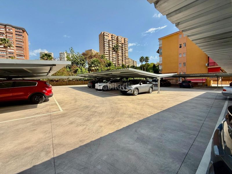 Foto 4406ed07-fae0-40b7-bebb-c4dd72bd0385. Apartament amb aparcament a Playa Poniente Benidorm