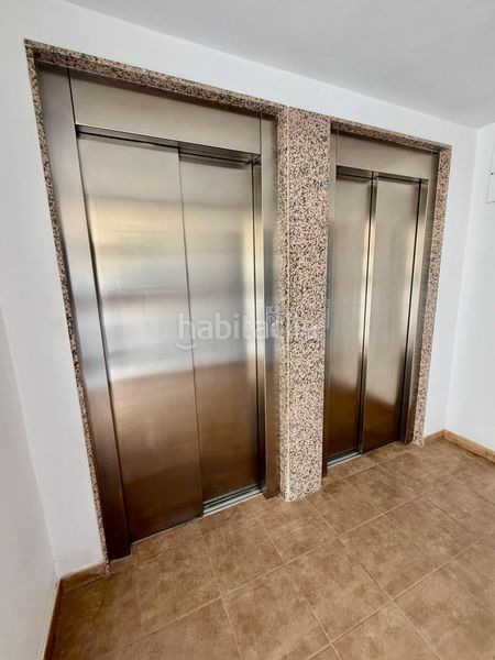 Foto acb700b7-4c3a-43bf-b489-57e360cebc85. Apartament amb aparcament a Playa Poniente Benidorm