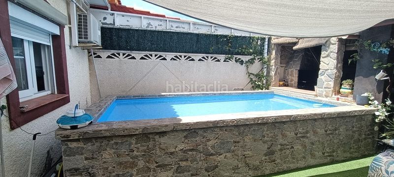 Foto 21d06e69-8529-4396-b37e-2b67da209f71. Casa adossada amb calefacció aparcament piscina a Nucia (la)