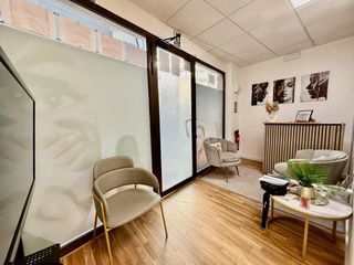 Rent Business premise in Centro Urbano. Centro médico estético con 5 cabinas a 220 metros de la playa en