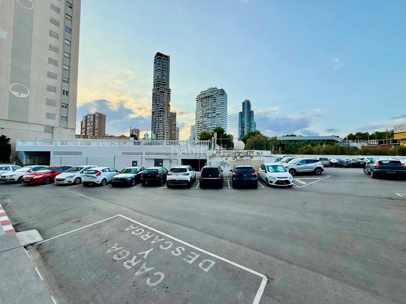 Foto 4d657a0d-058e-4444-afc0-2df5cc27cdc8. Apartament amb aparcament piscina a Levante Alto Benidorm