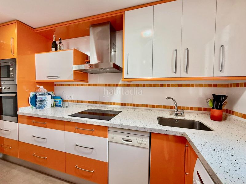 Foto 55283587-65d7-40c9-8f82-db3ab5bc34f8. Apartament amb aparcament piscina a Levante Alto Benidorm
