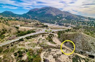 Wohngrundstück in Balcón de Finestrat-Terra Marina. Parcela de uso terciario hotelero, comercial e industrial en zon
