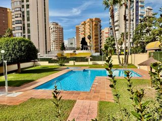 Apartment in Levante Alto. Piso de 11 dormitorios con vistas al mar y piscinas cubierta y e