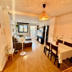 Planta baja en Coloma. Apartamento en planta baja con 2 dormitorios y piscina en la nuc