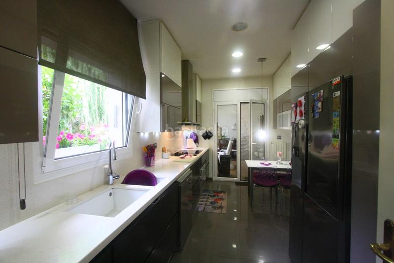 Foto 1a548a20-c772-417d-91d6-e37c9efe3b26. Casa a Casagemes Badalona
