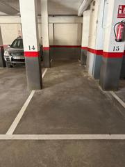 Aparcament cotxe  Carrer de llefi. Plaza de parking doble