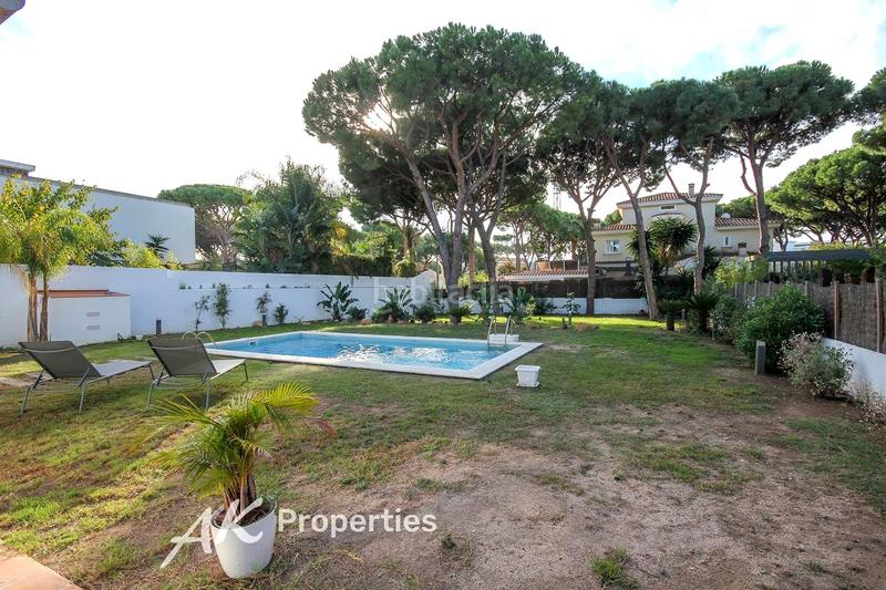 Foto 84aa10a5-5006-4ae9-b3e2-3b5c494e26b9. Alquiler casa alquiler disponible desde 15 de enero amueblado totalmente en Castelldefels